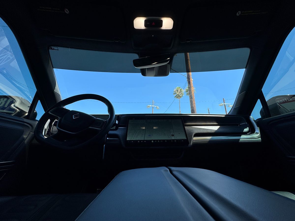 2023 Rivian R1T Adventure photo 37