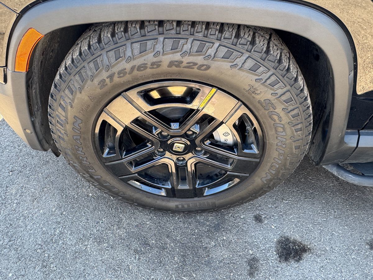 2023 Rivian R1T Adventure photo 40