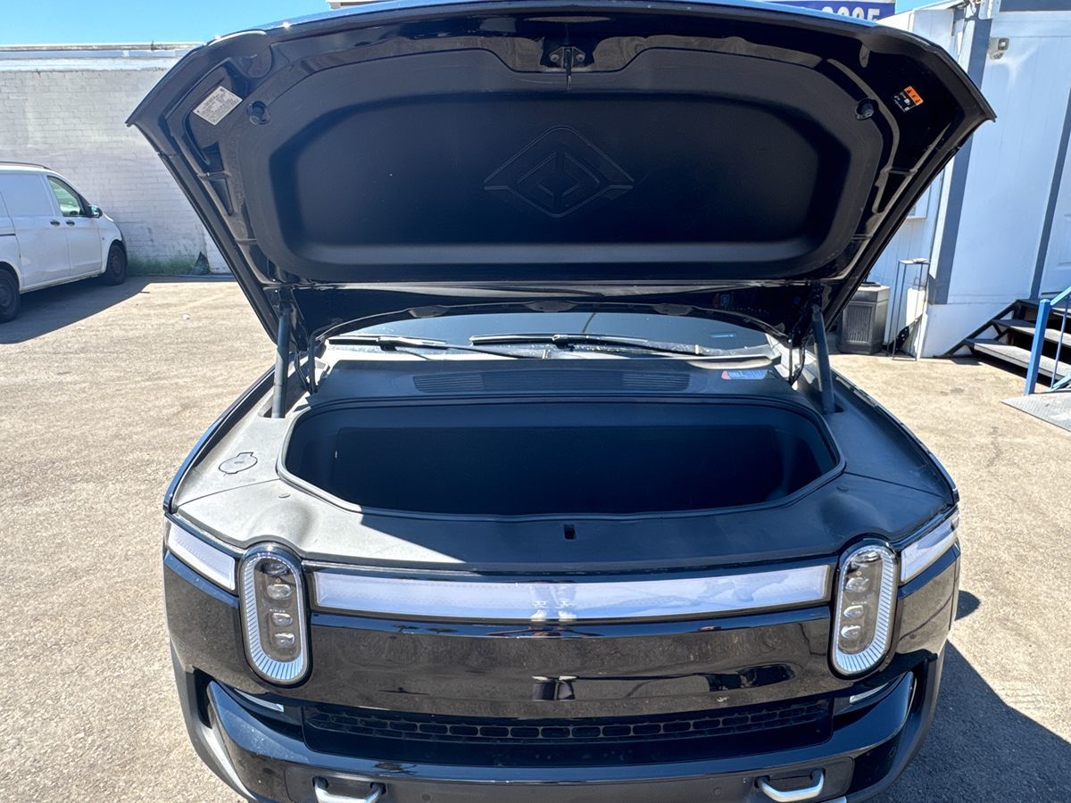 2023 Rivian R1T Adventure photo 43