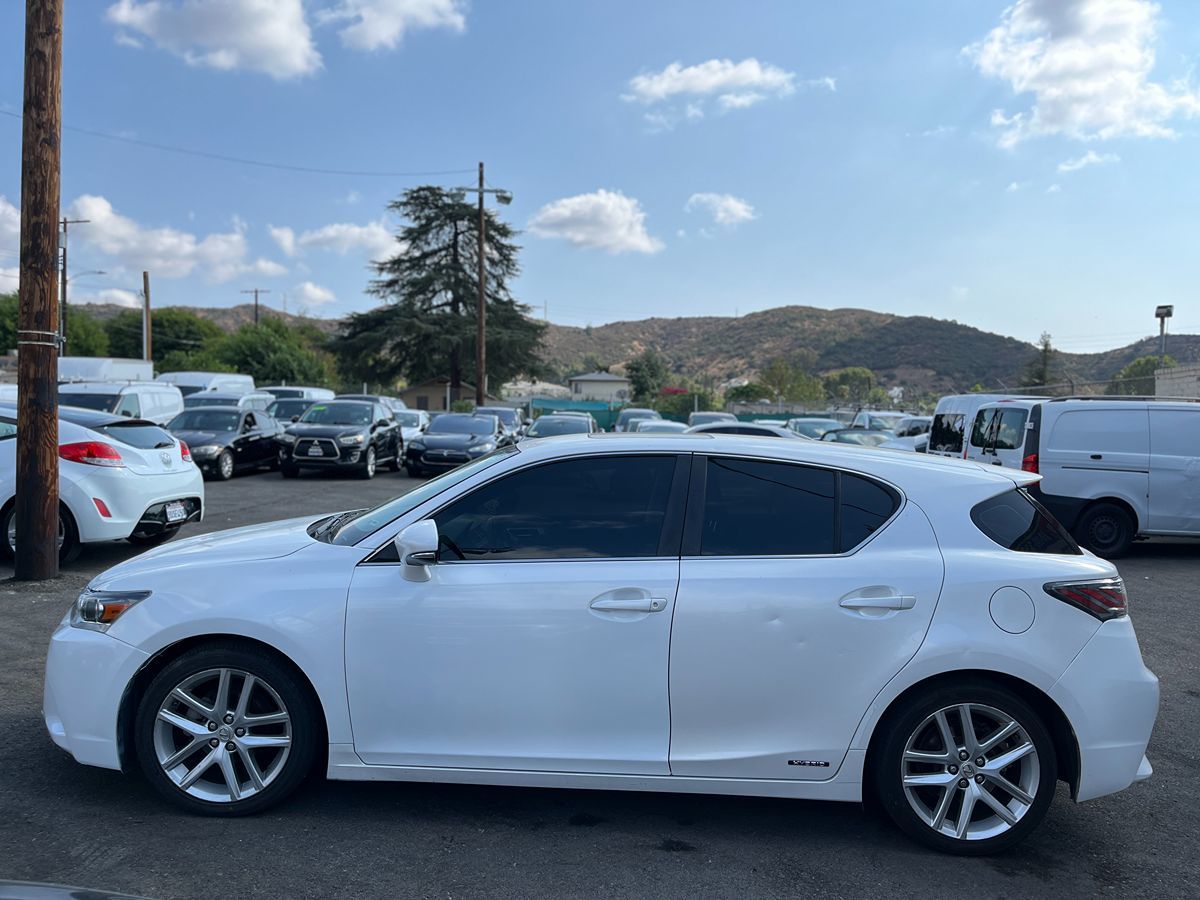 2015 Lexus CT 200h photo 4