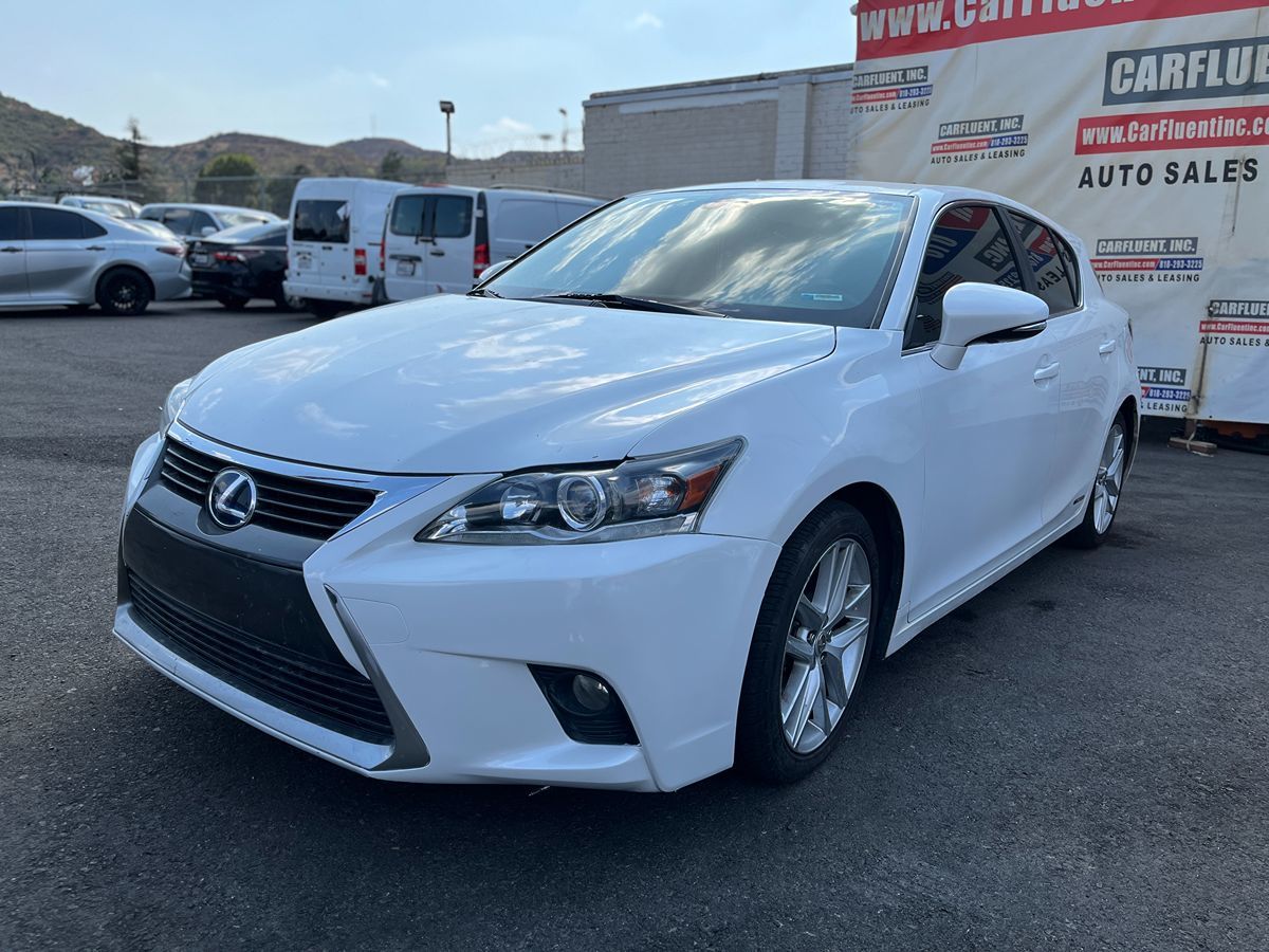 2015 Lexus CT 200h photo 3
