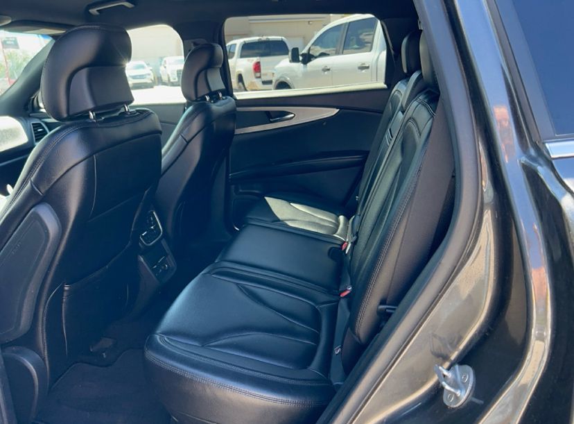 2019 Lincoln Nautilus Standard photo 3