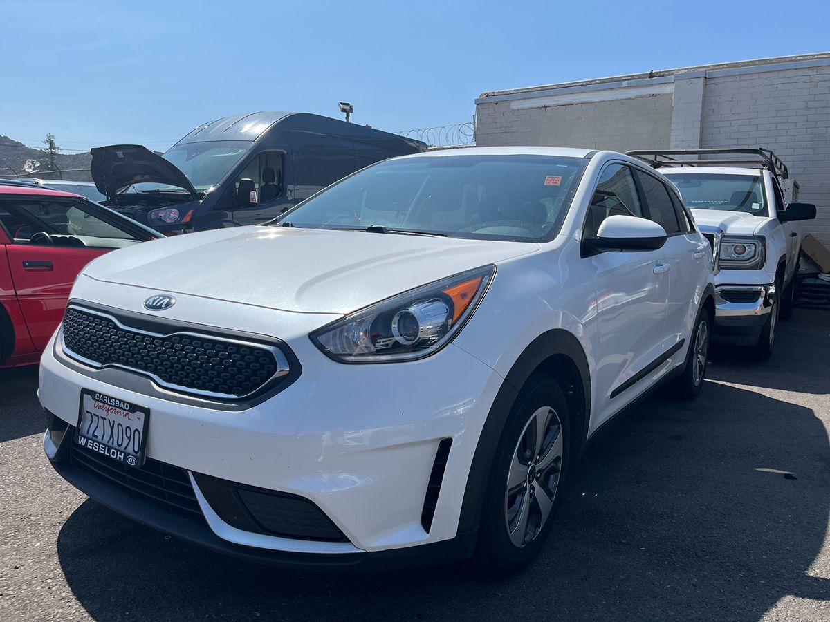 2017 Kia Niro FE photo 2