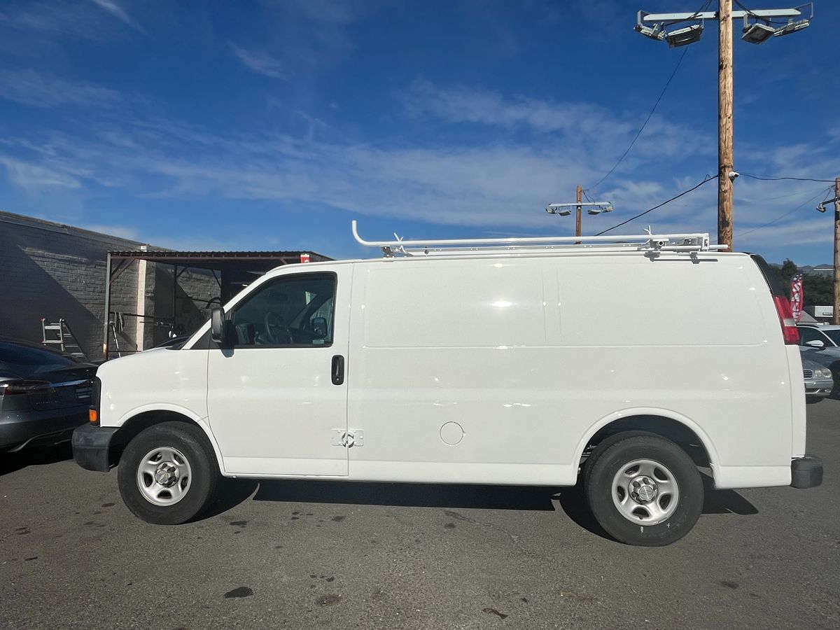 2007 Chevrolet Express Cargo Van photo 3