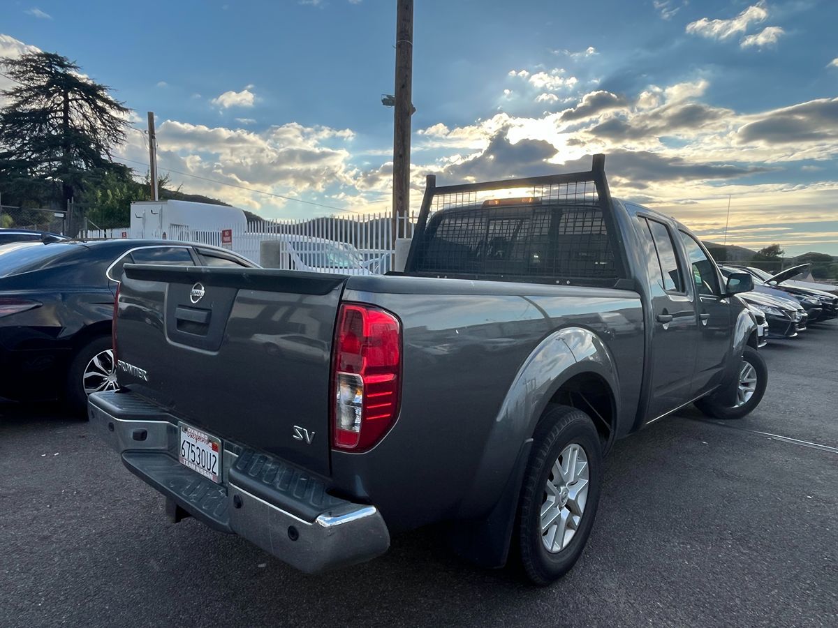 2019 Nissan Frontier SV photo 2