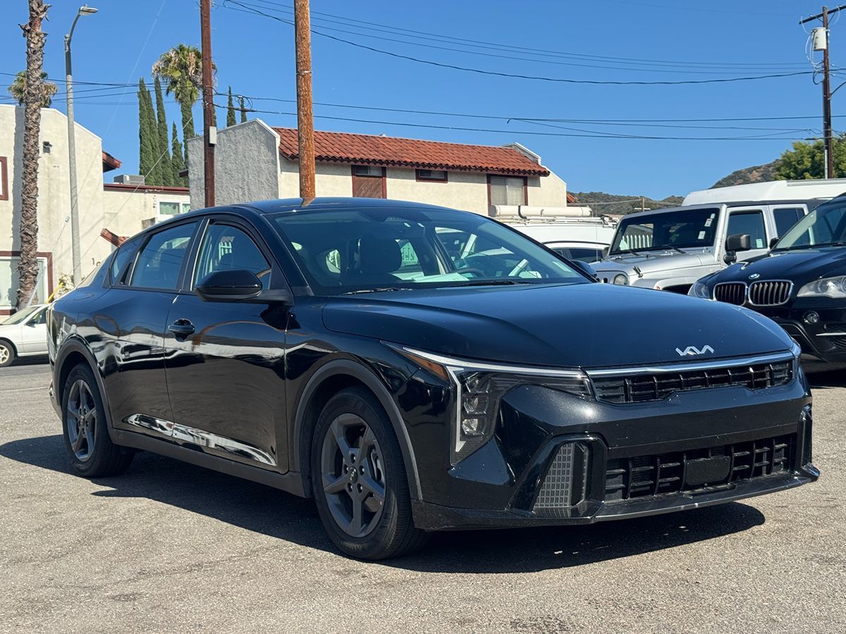 2025 Kia K4 LXS AT's photo