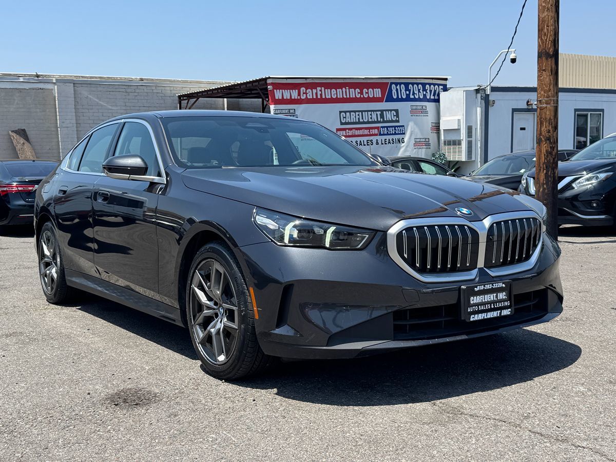 2026 BMW 5 Series's photo