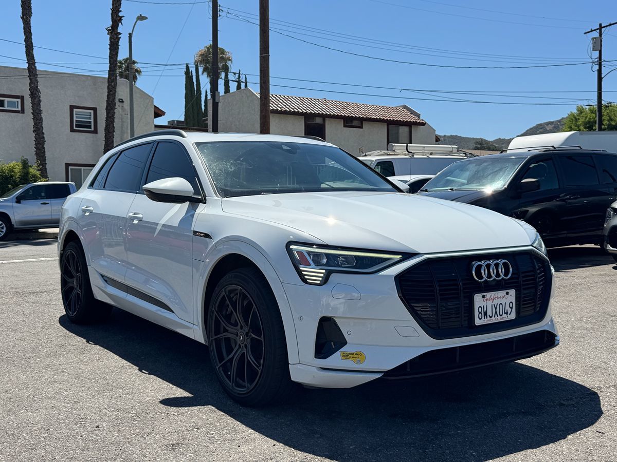 2022 Audi e-tron 95 kWh Premium quattro's photo