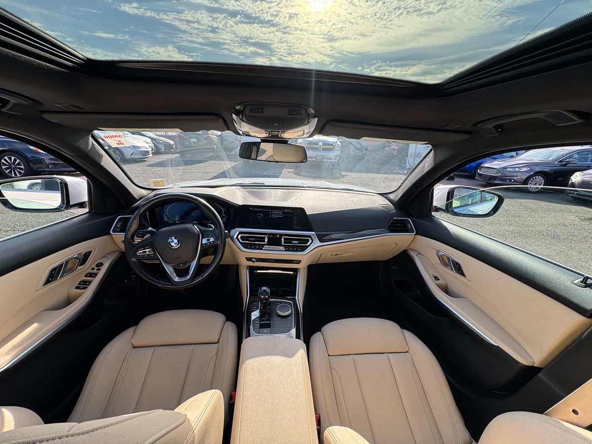 2021 BMW 3 Series 330e - Photo 12