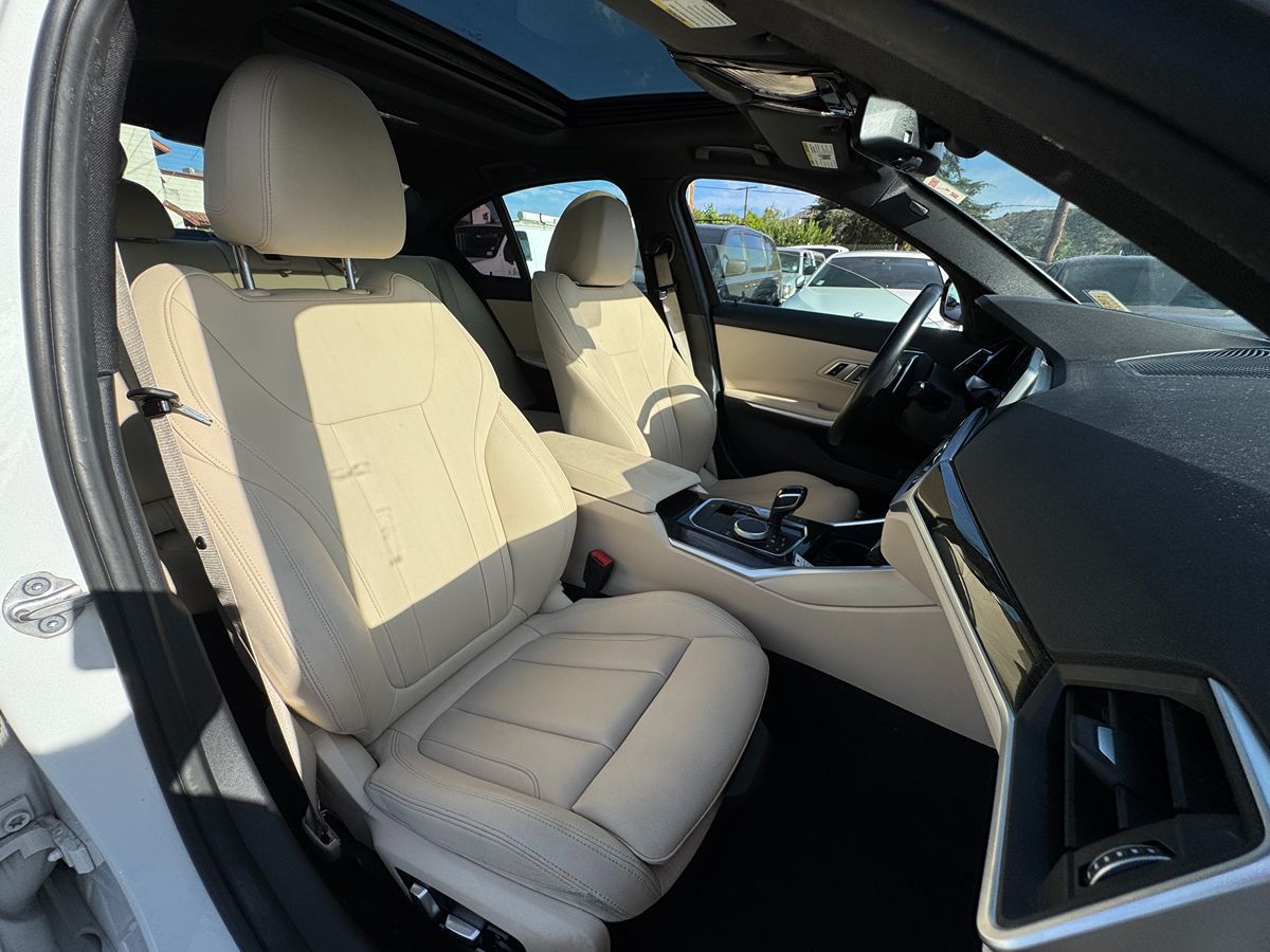 2021 BMW 3 Series 330e - Photo 42