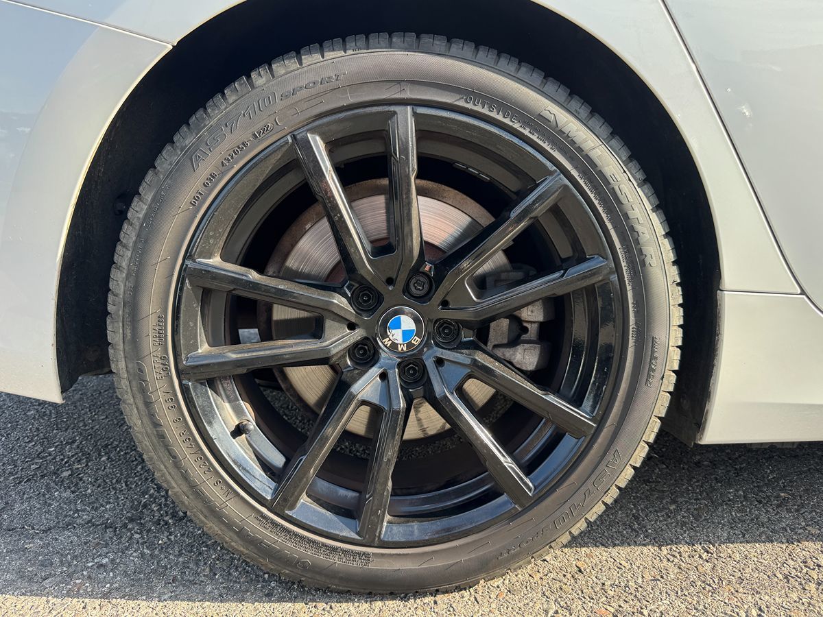 2021 BMW 3 Series 330e - Photo 57