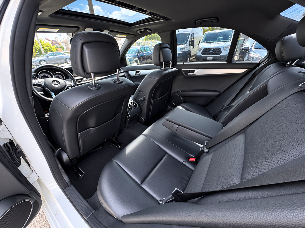 Mercedes-Benz c photo 27