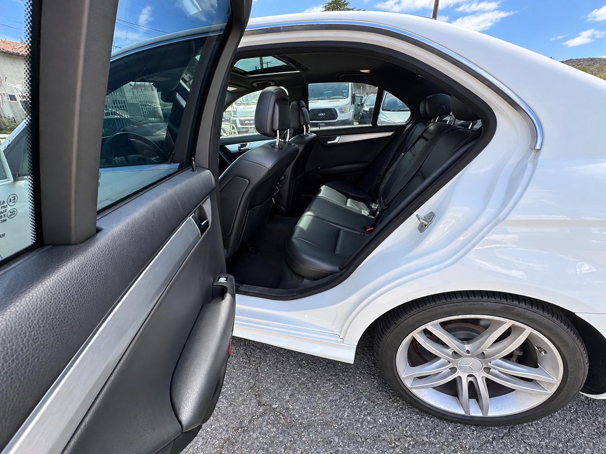 Mercedes-Benz c photo 26