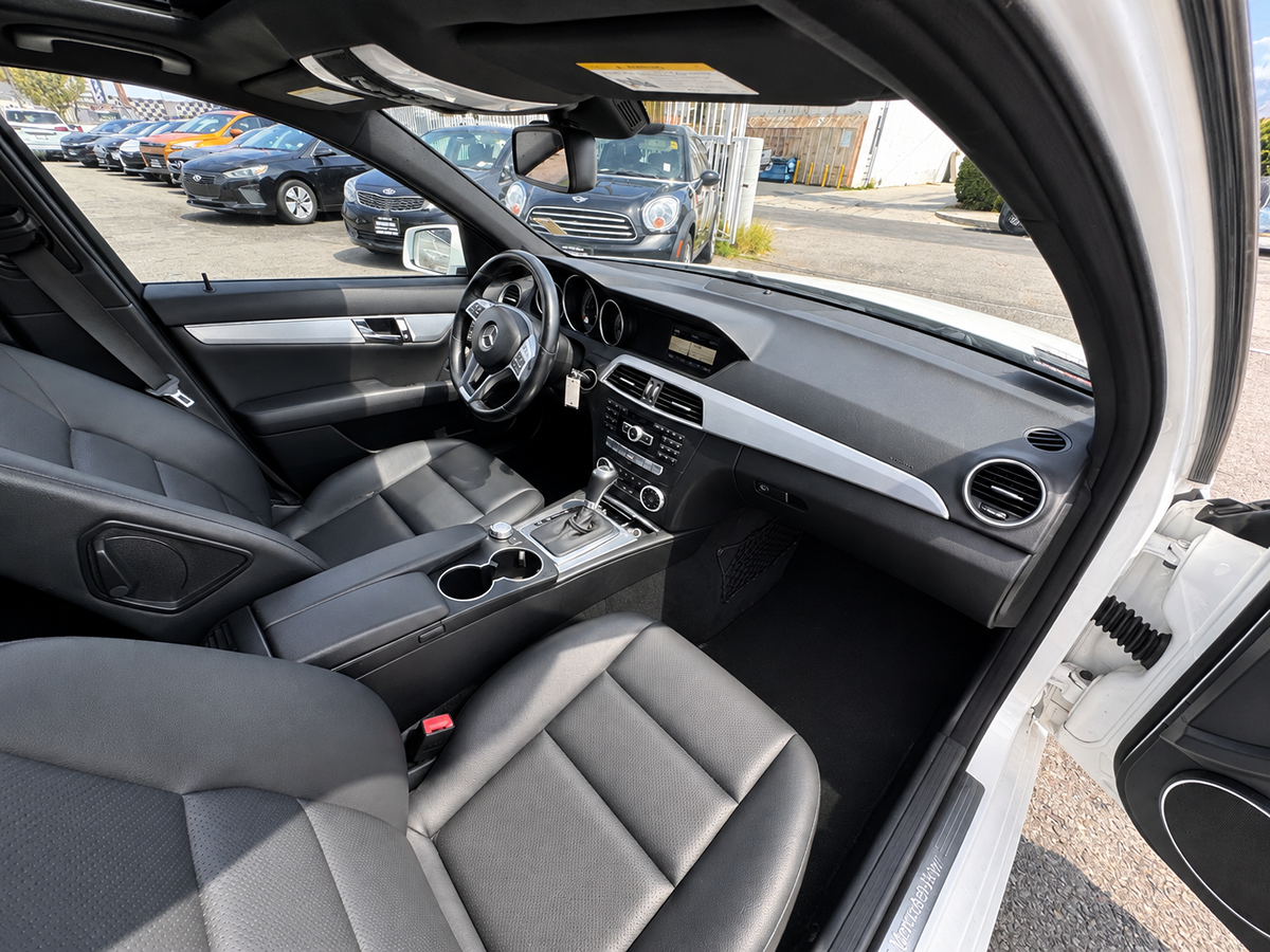 Mercedes-Benz c photo 20