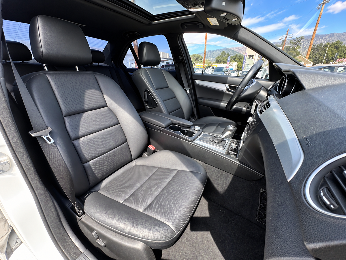 Mercedes-Benz c photo 21