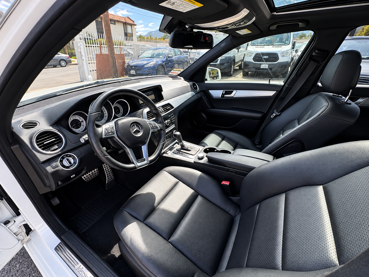 Mercedes-Benz c photo 17