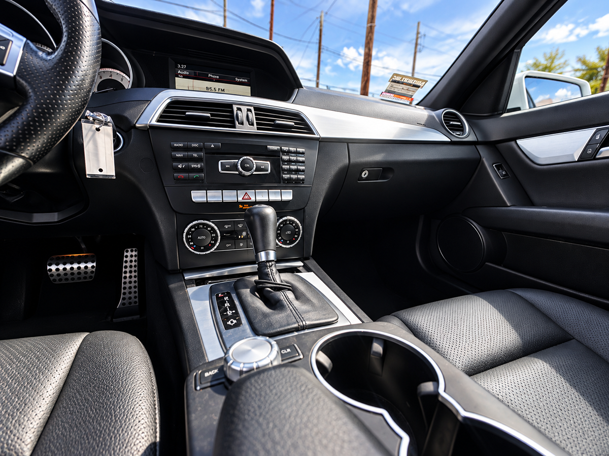 Mercedes-Benz c photo 14