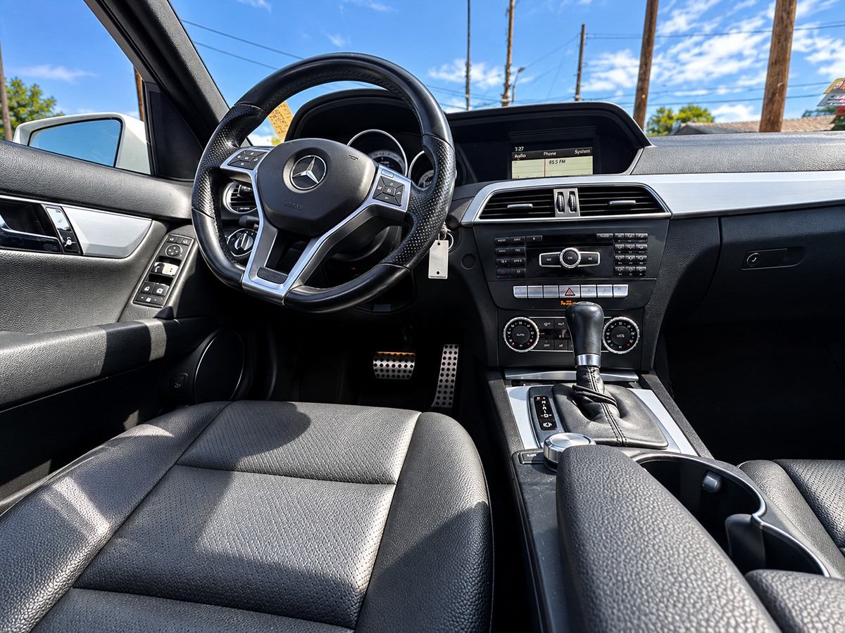 Mercedes-Benz c photo 13