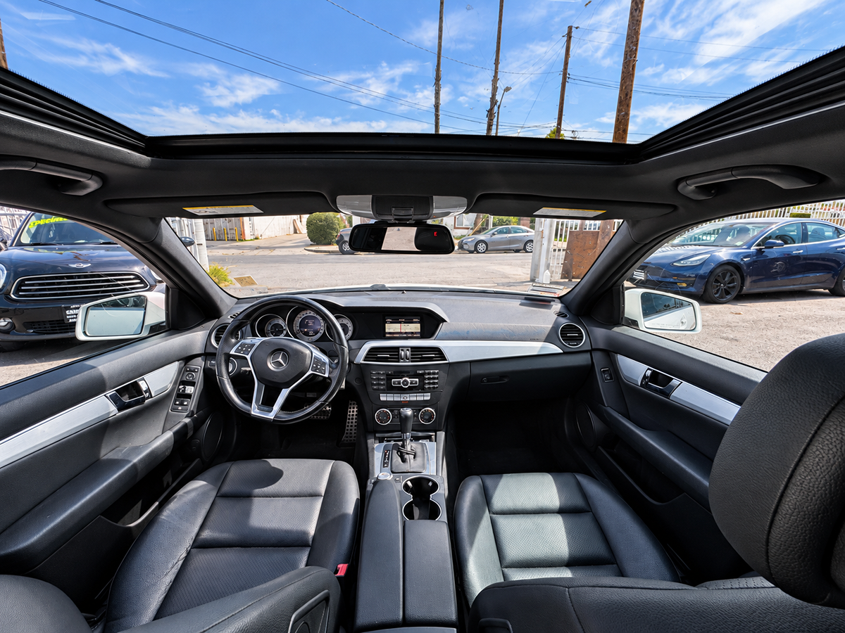 Mercedes-Benz c photo 11