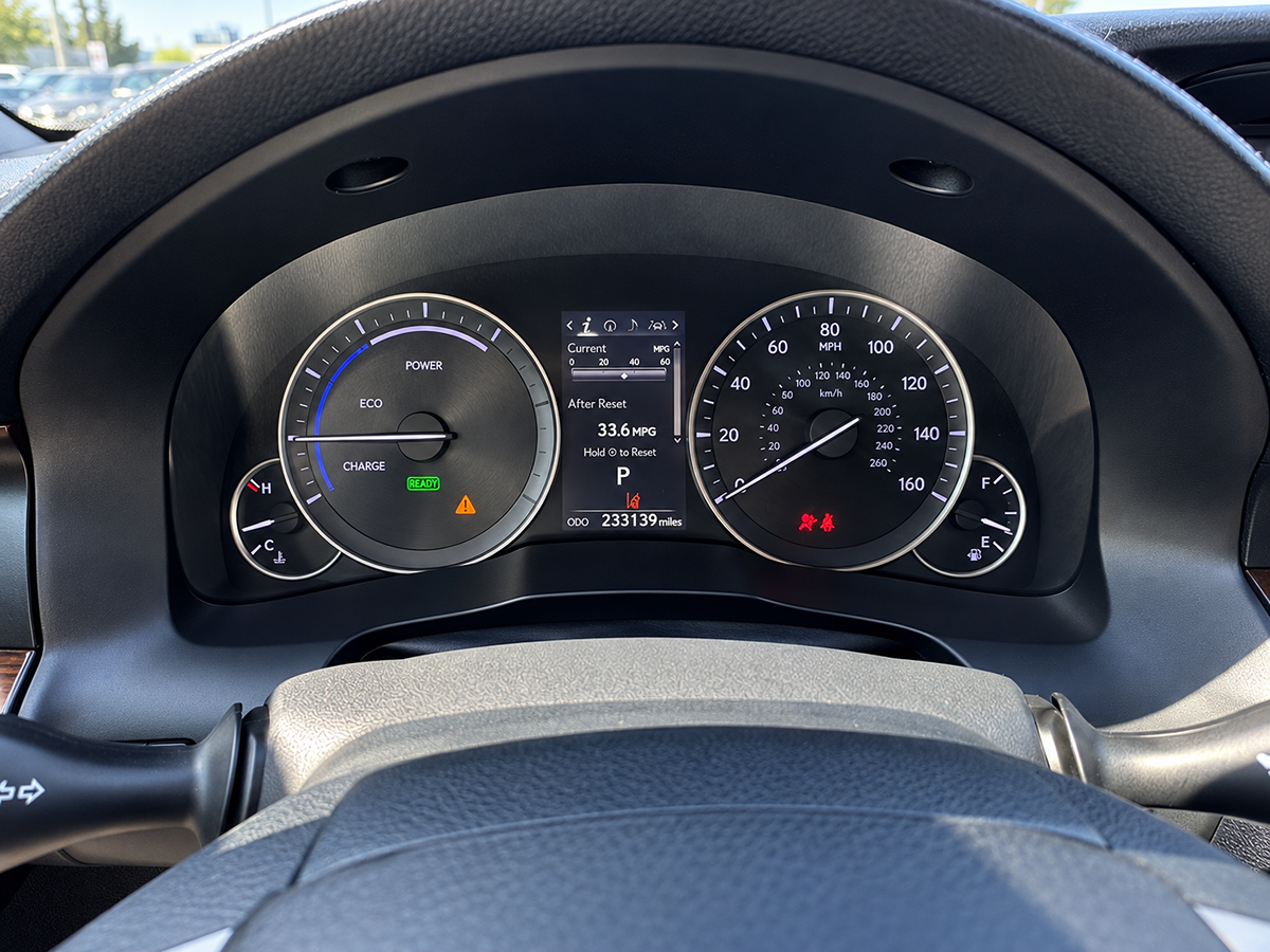 Lexus ES photo 14