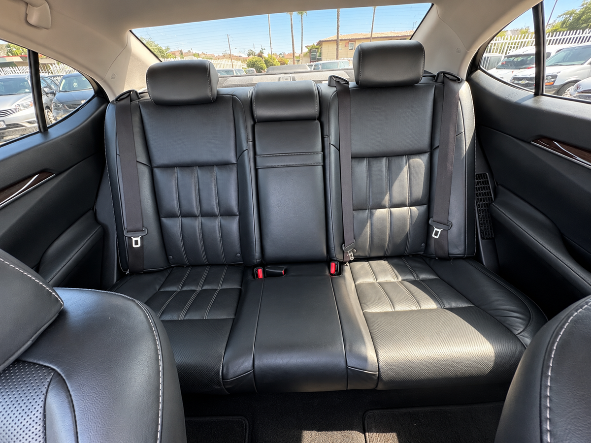 Lexus ES photo 17