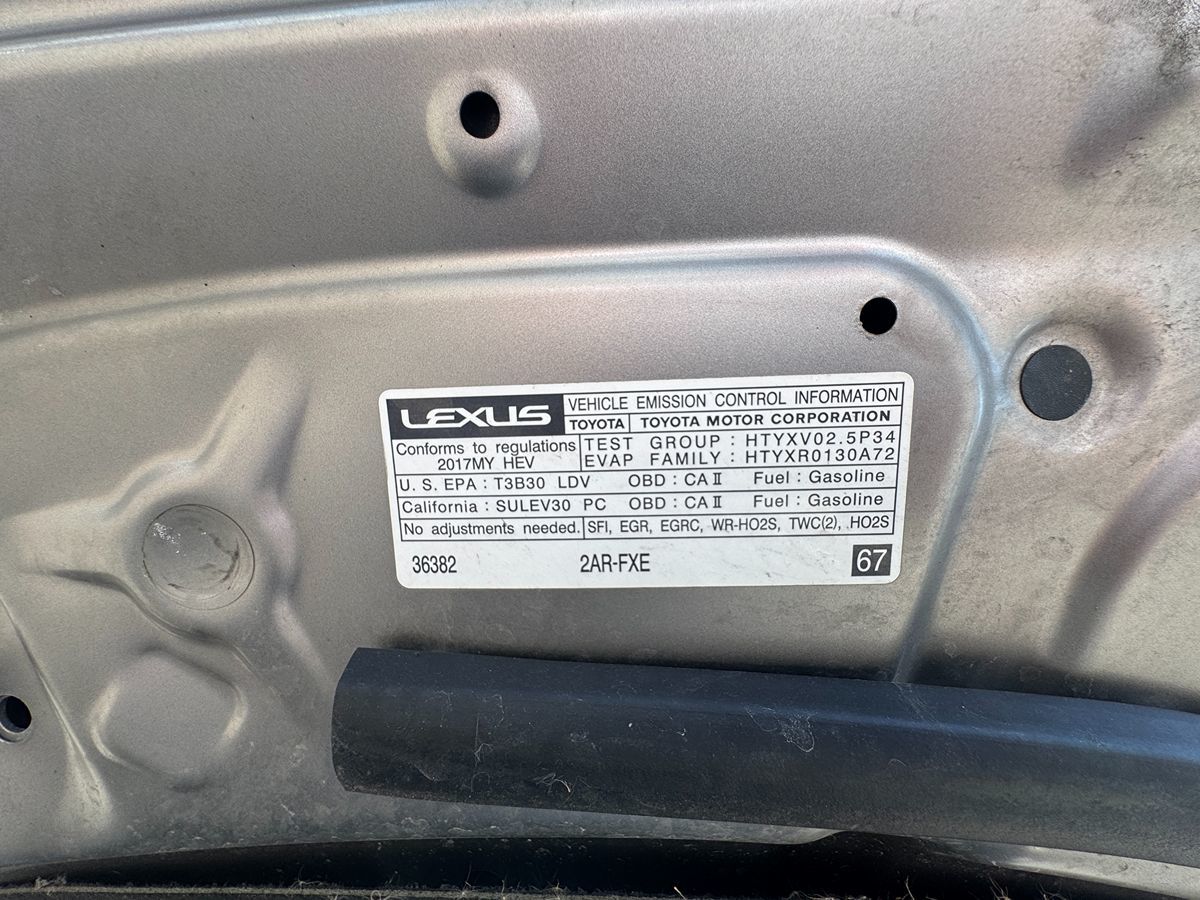 Lexus ES photo 35