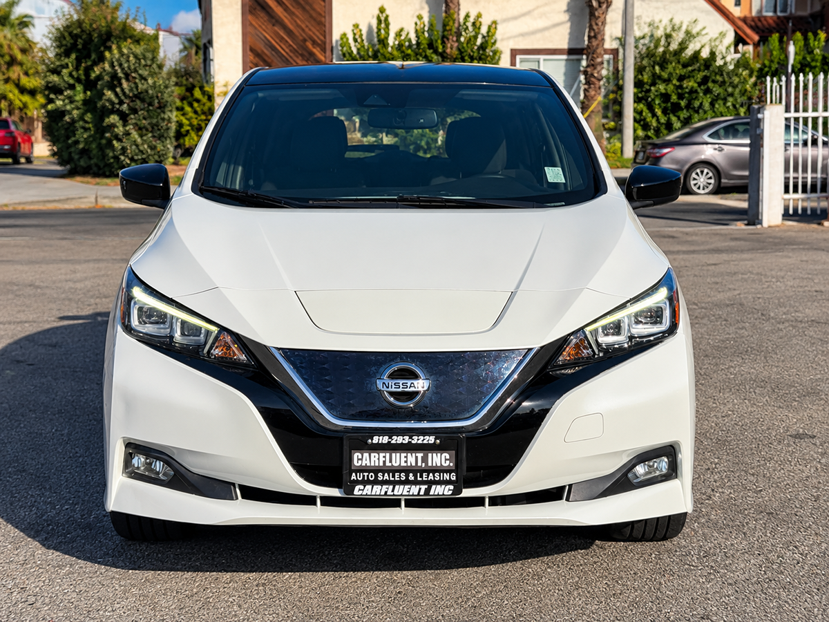 Nissan Leaf photo 2