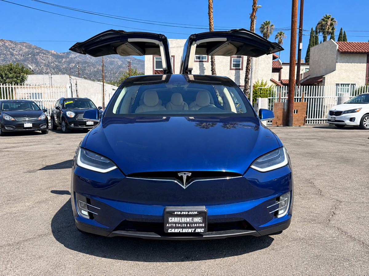Tesla Model X photo 3