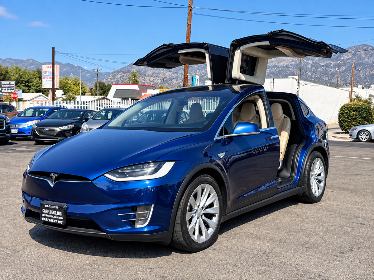 Tesla Model X photo 5