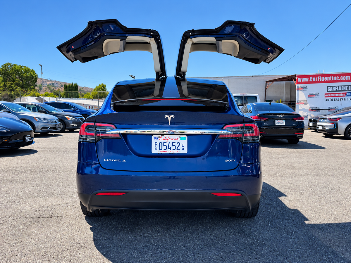 Tesla Model X photo 16