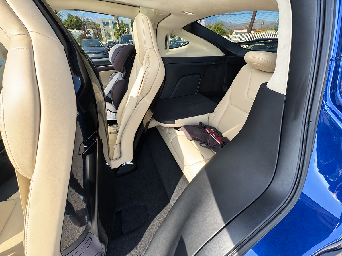 Tesla Model X photo 43