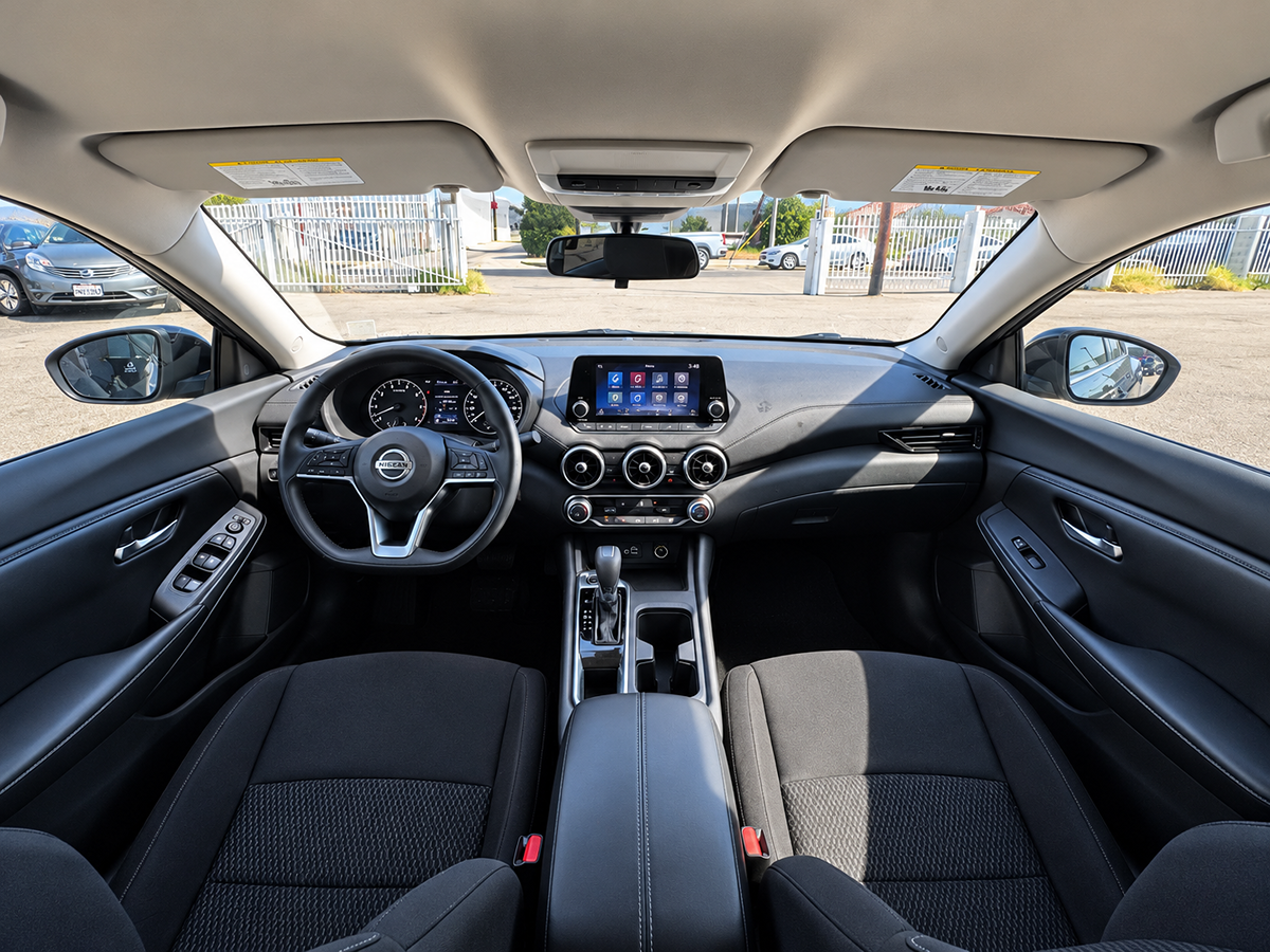 Nissan Sentra photo 10