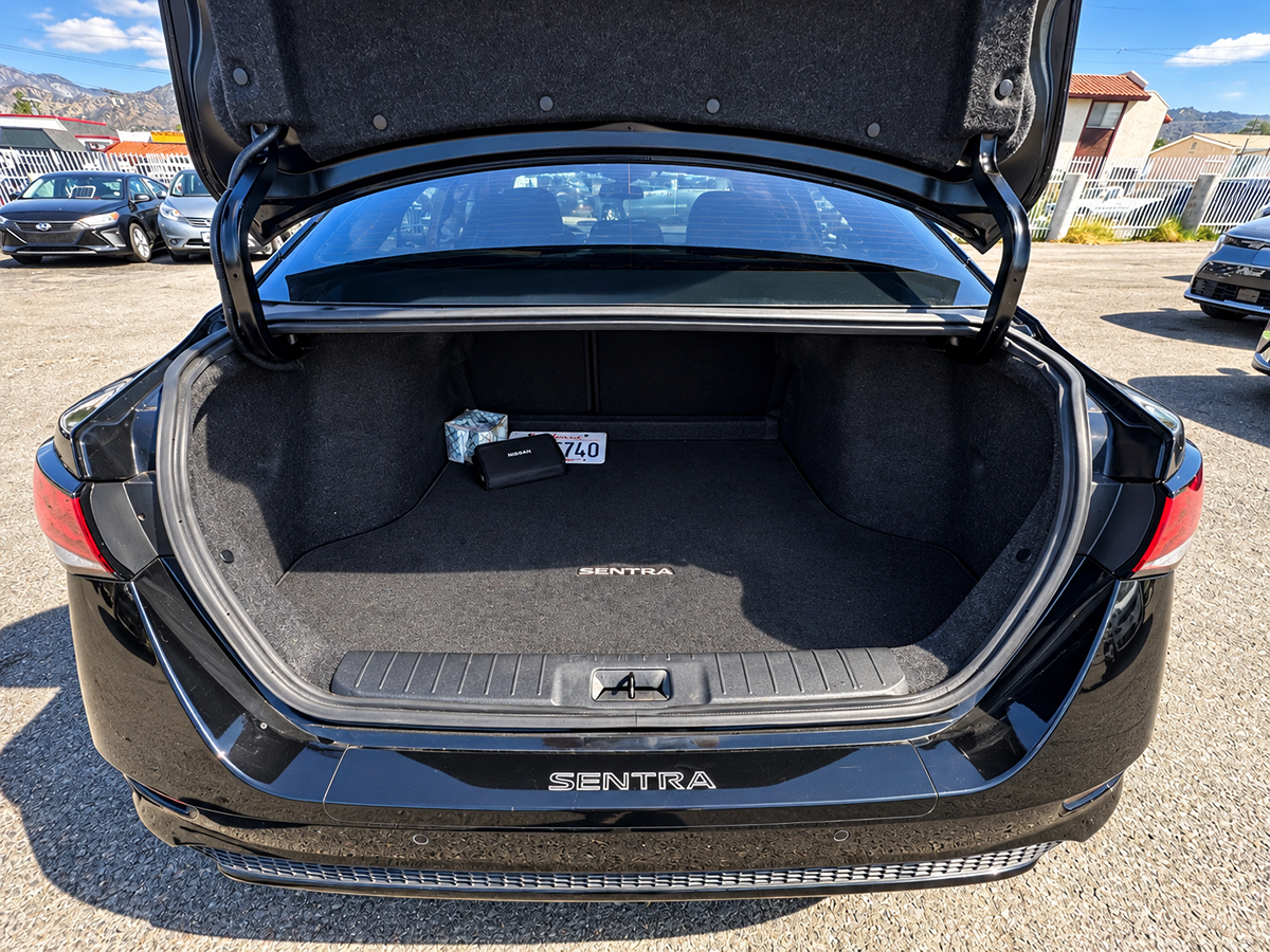 Nissan Sentra photo 9