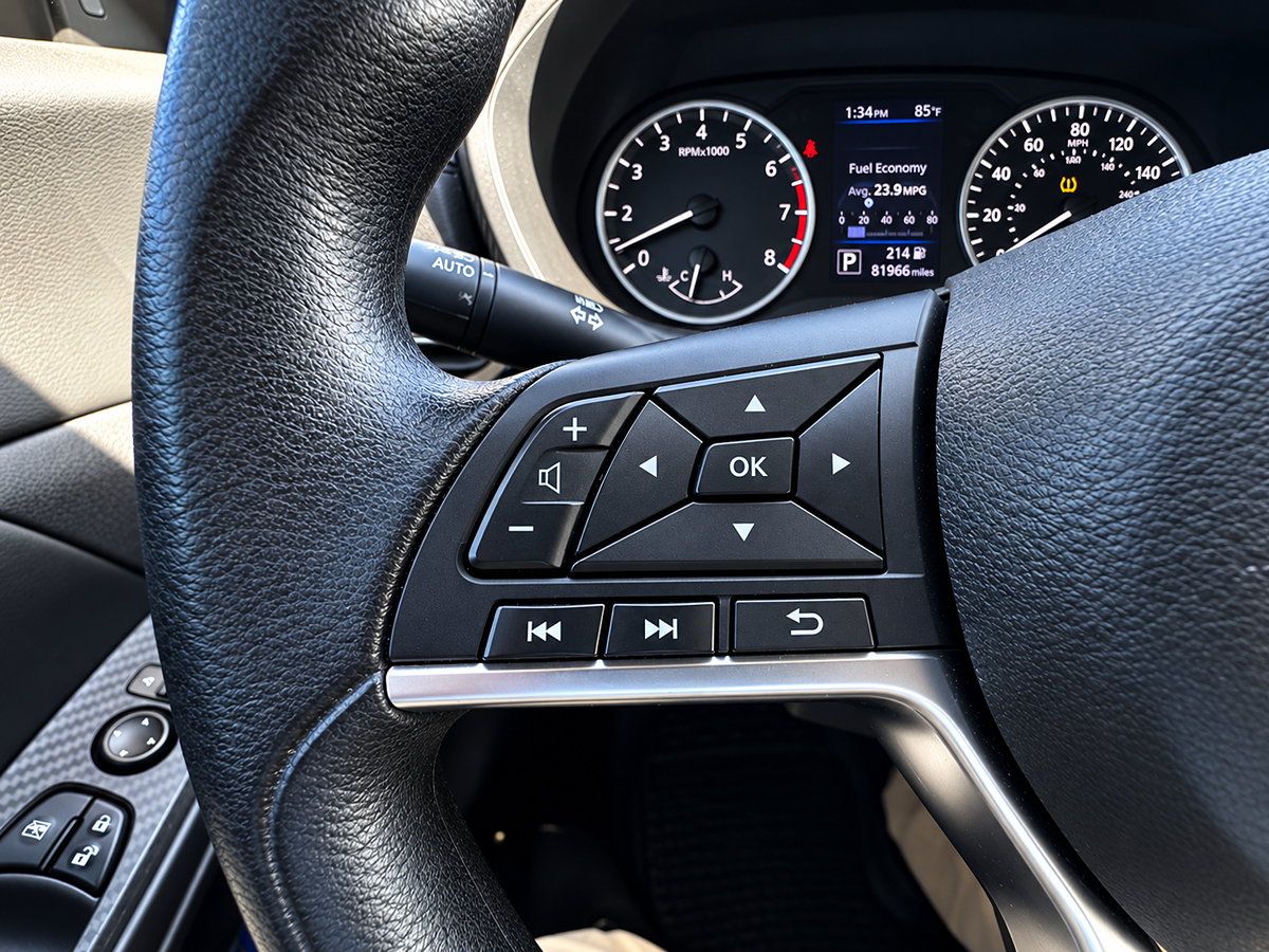 Nissan Sentra photo 14