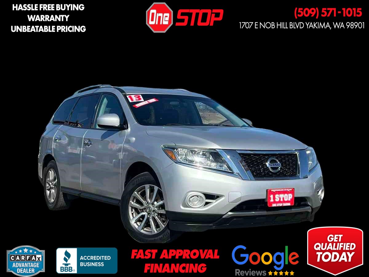 2013 Nissan Pathfinder SV 4WD's photo