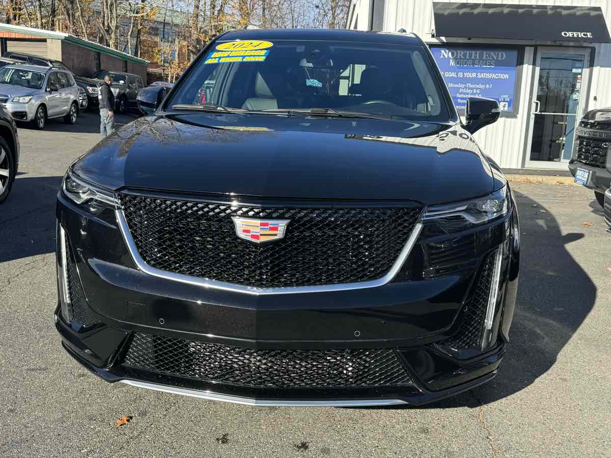 2024 Cadillac XT6 Sport photo 3