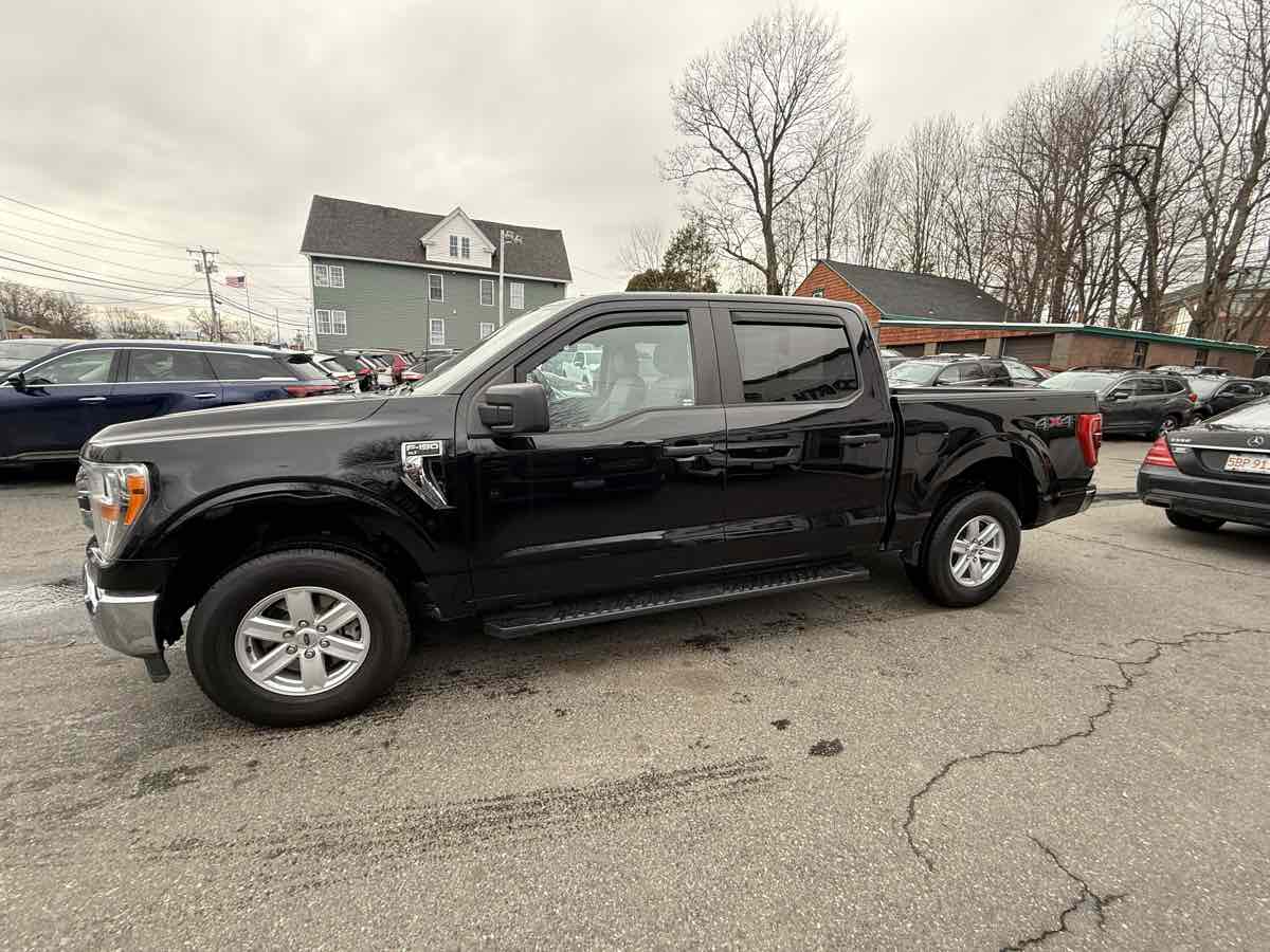 2021 Ford F-150 XLT photo 4