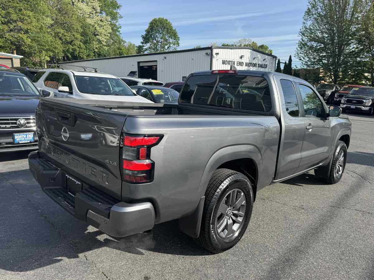 2025 Nissan Frontier SV photo 4
