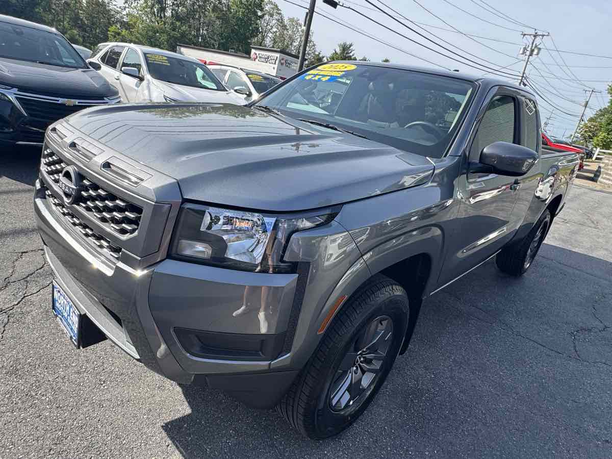 2025 Nissan Frontier SV photo 7