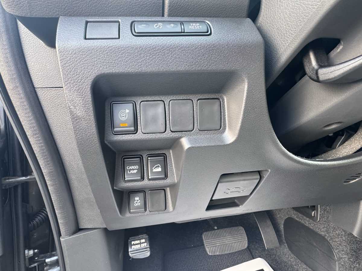 2025 Nissan Frontier SV photo 13