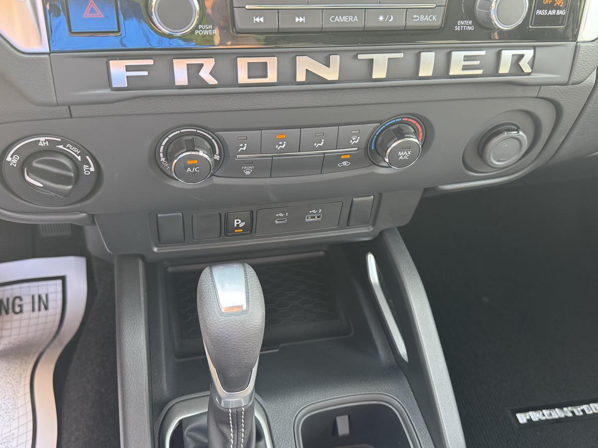 2025 Nissan Frontier SV photo 16