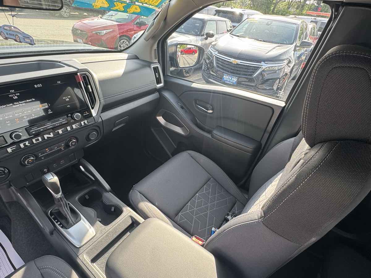 2025 Nissan Frontier SV photo 20