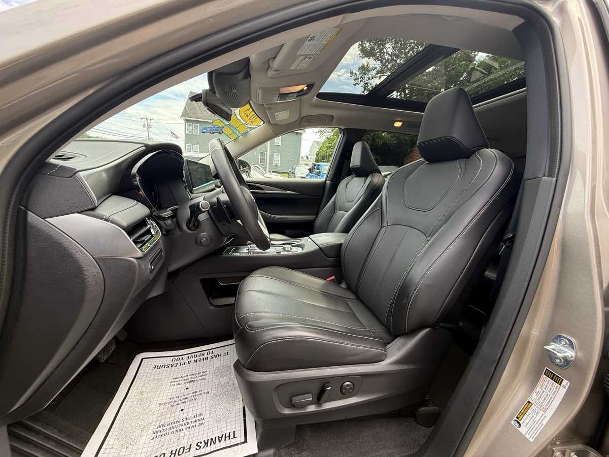 2023 Infiniti QX60 Luxe AWD photo 9