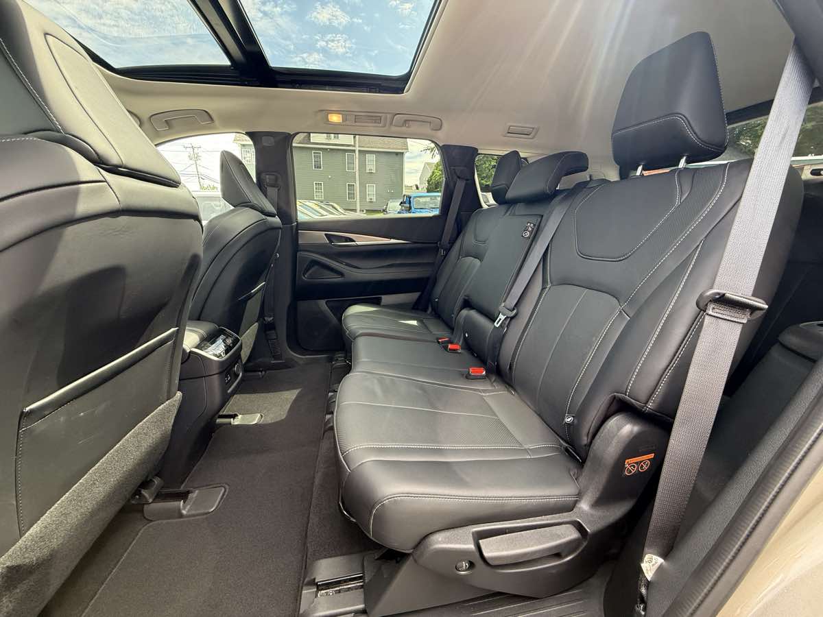 2023 Infiniti QX60 Luxe AWD photo 10