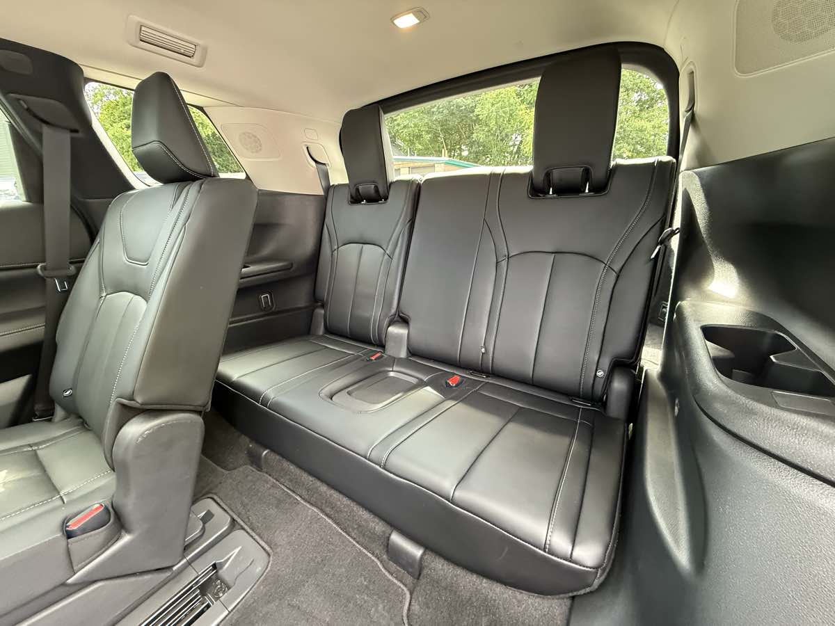 2023 Infiniti QX60 Luxe AWD photo 11