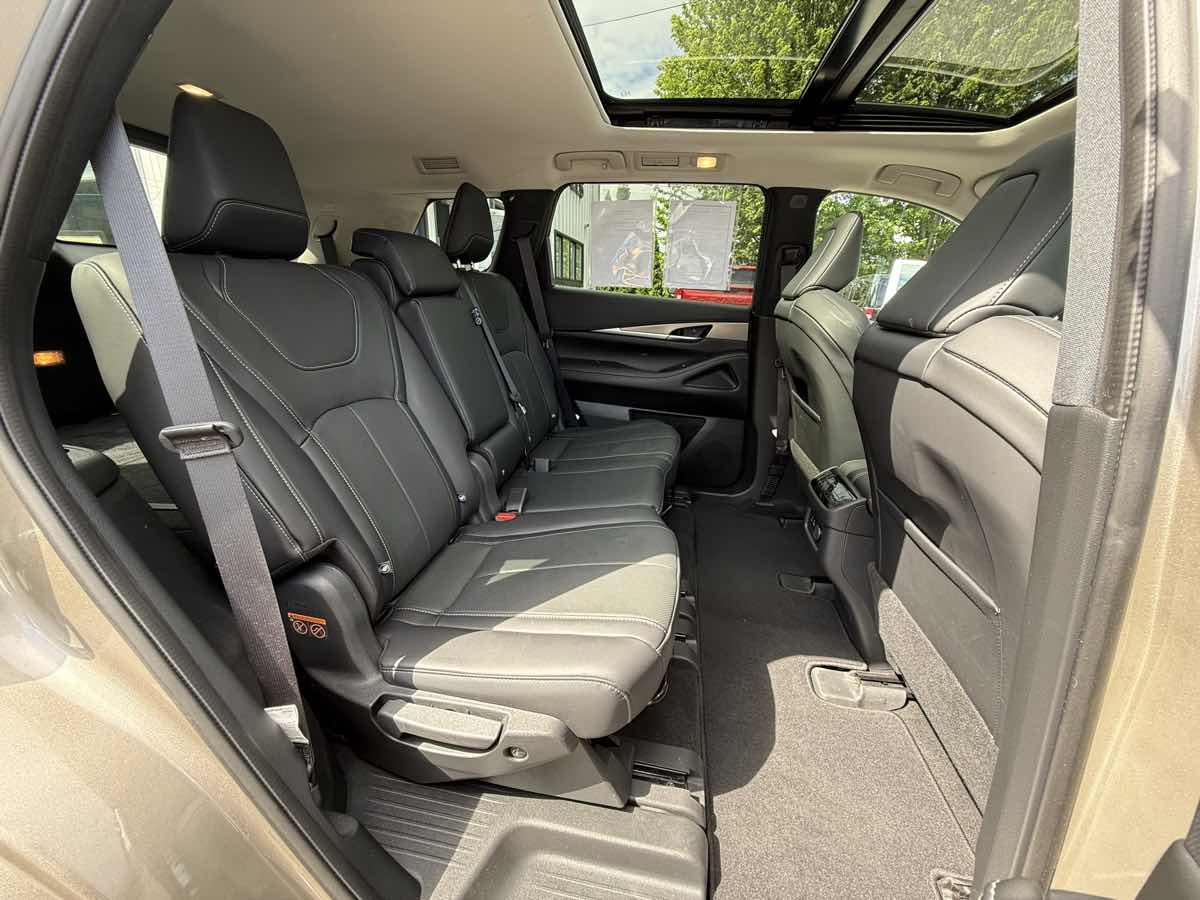 2023 Infiniti QX60 Luxe AWD photo 14