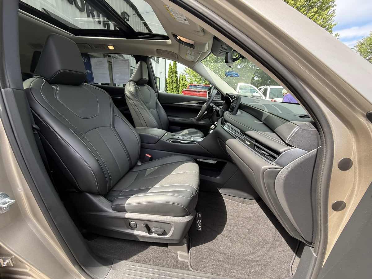 2023 Infiniti QX60 Luxe AWD photo 15