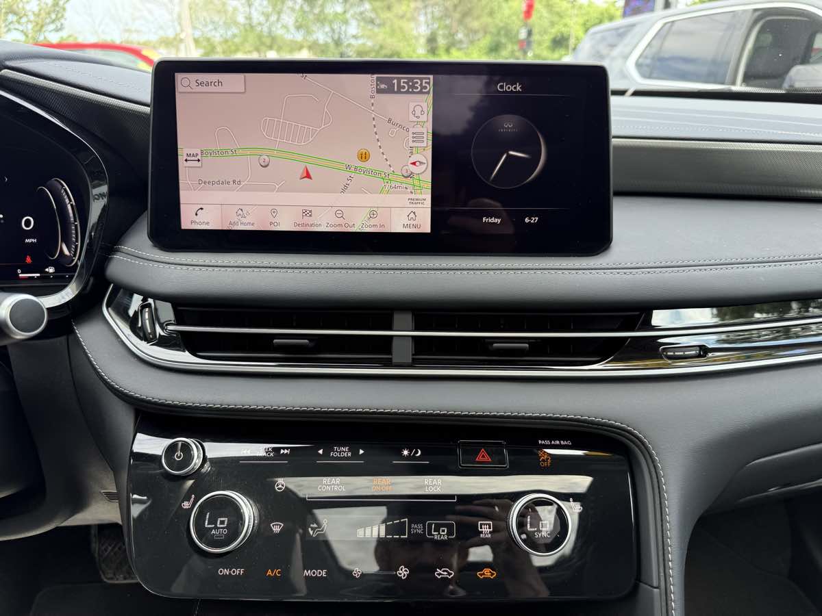 2023 Infiniti QX60 Luxe AWD photo 19