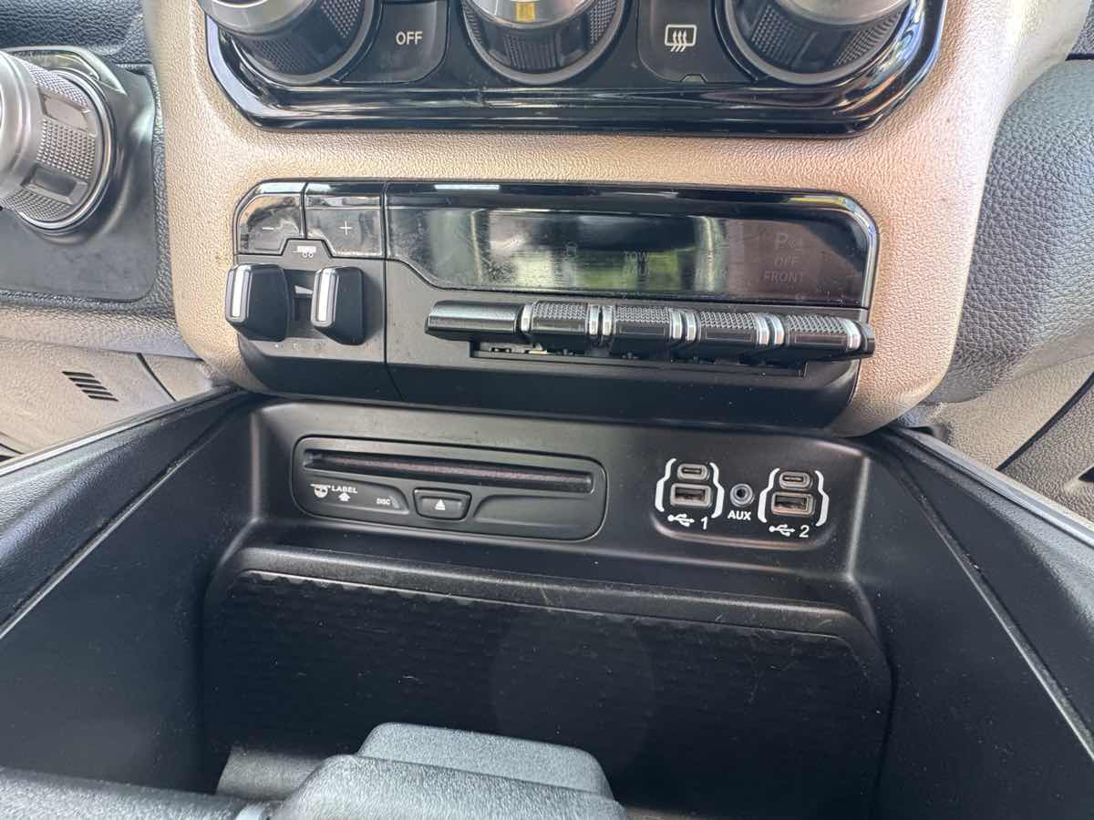 2019 Ram 1500 Laramie photo 17