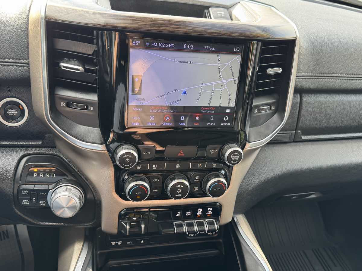 2019 Ram 1500 Laramie photo 19